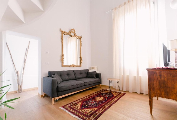 Grande, moderno appartamento in edificio storico image 1