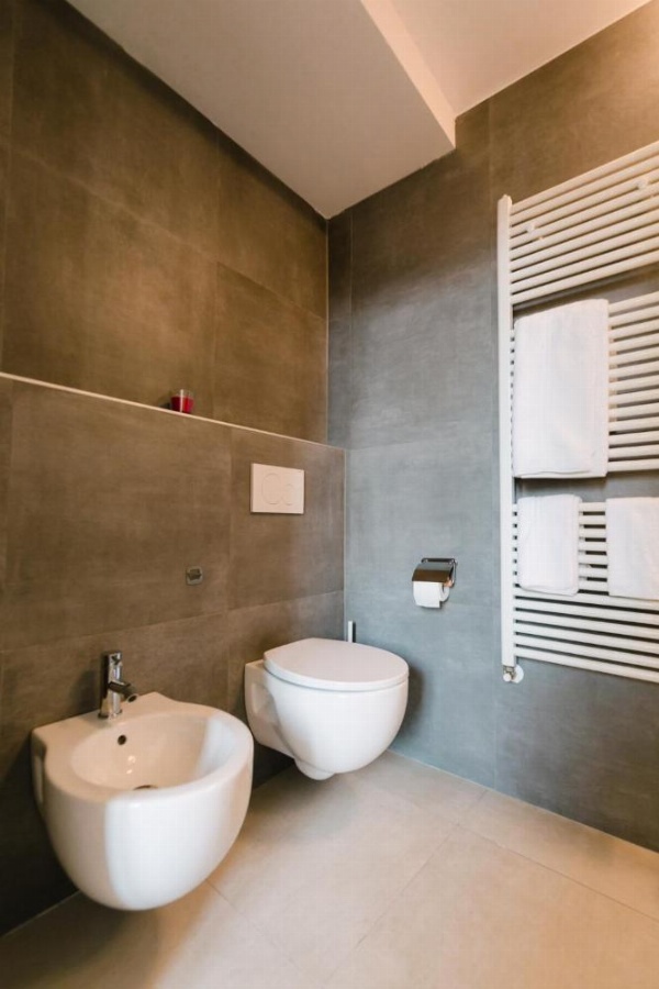 Grande, moderno appartamento in edificio storico image 12
