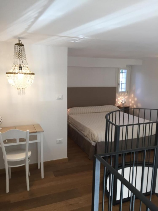 Grande, moderno appartamento in edificio storico image 19