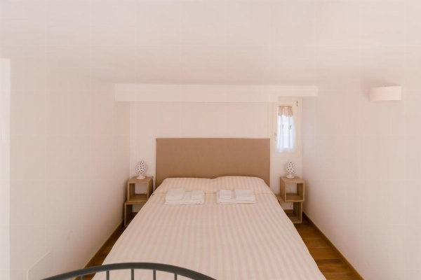 Grande, moderno appartamento in edificio storico image 21